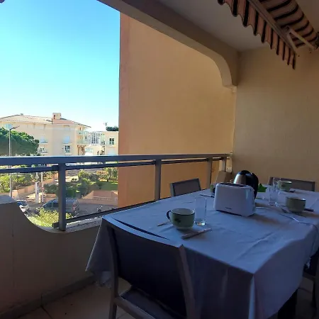 Le Capitole T2 35m2 Climatise Balcon Frejus