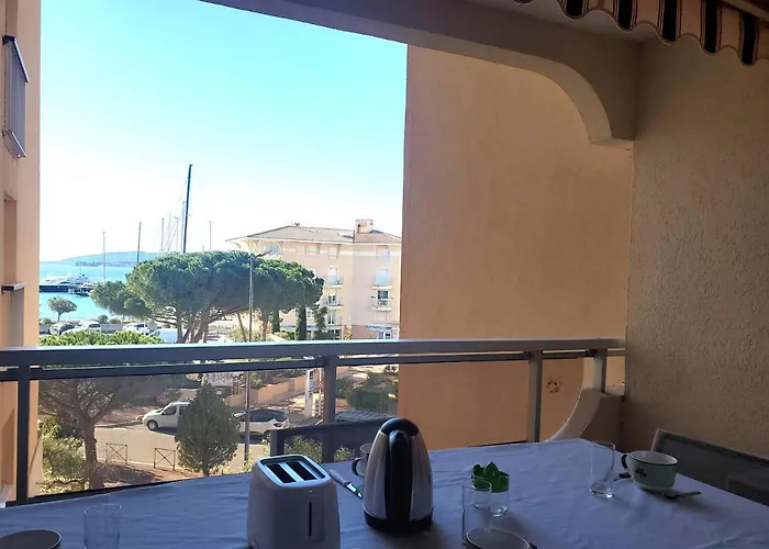 Le Capitole T2 35m2 Climatise Balcon Apartment Fréjus