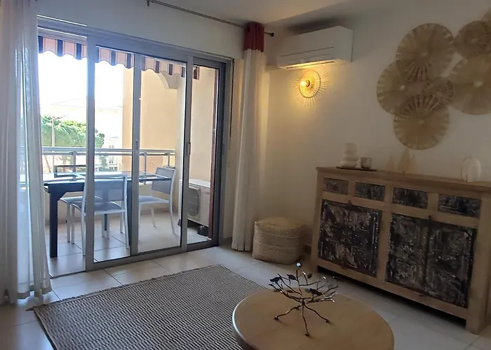 Le Capitole T2 35m2 Climatise Balcon Apartment Fréjus
