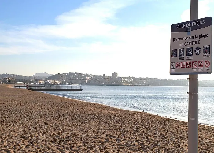 Le Capitole T2 35m2 Climatise Balcon Apartment Fréjus